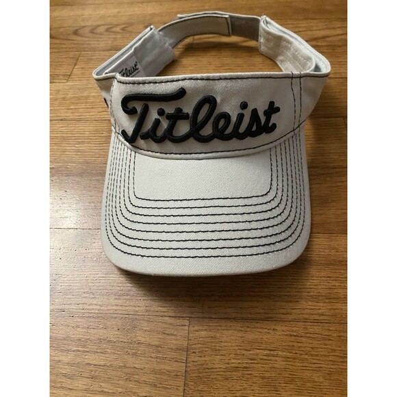 Titleist PRO V1 Luxury Golf Visor White Embroidered Adjustable Hat Cap Gorpcore - Picture 2 of 6